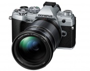 Цифровой фотоаппарат OM-D E-M5 Mark III Kit (E-M5 Mark III Body silver + ED 12-200 mm F1:3.5-6.3 black )